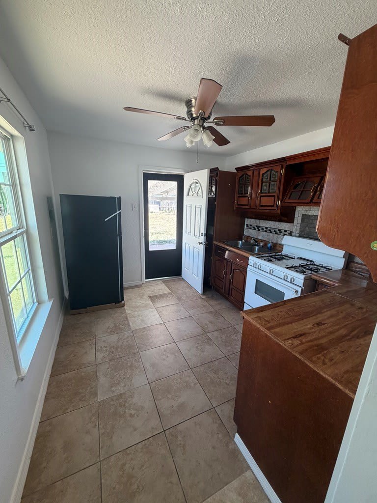 401 Benton – photo 3