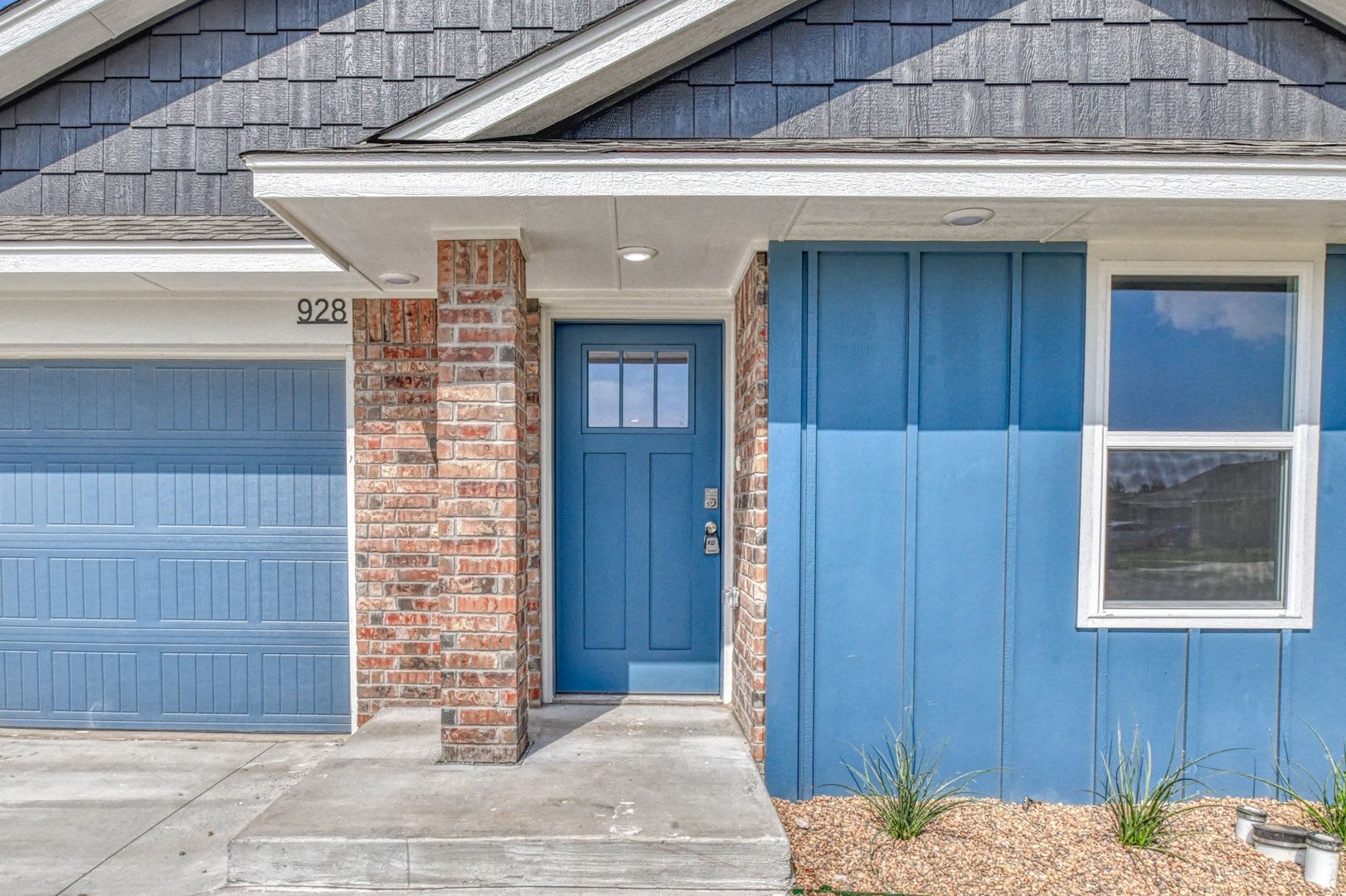 Move In Special: August Rent Free! – photo 3