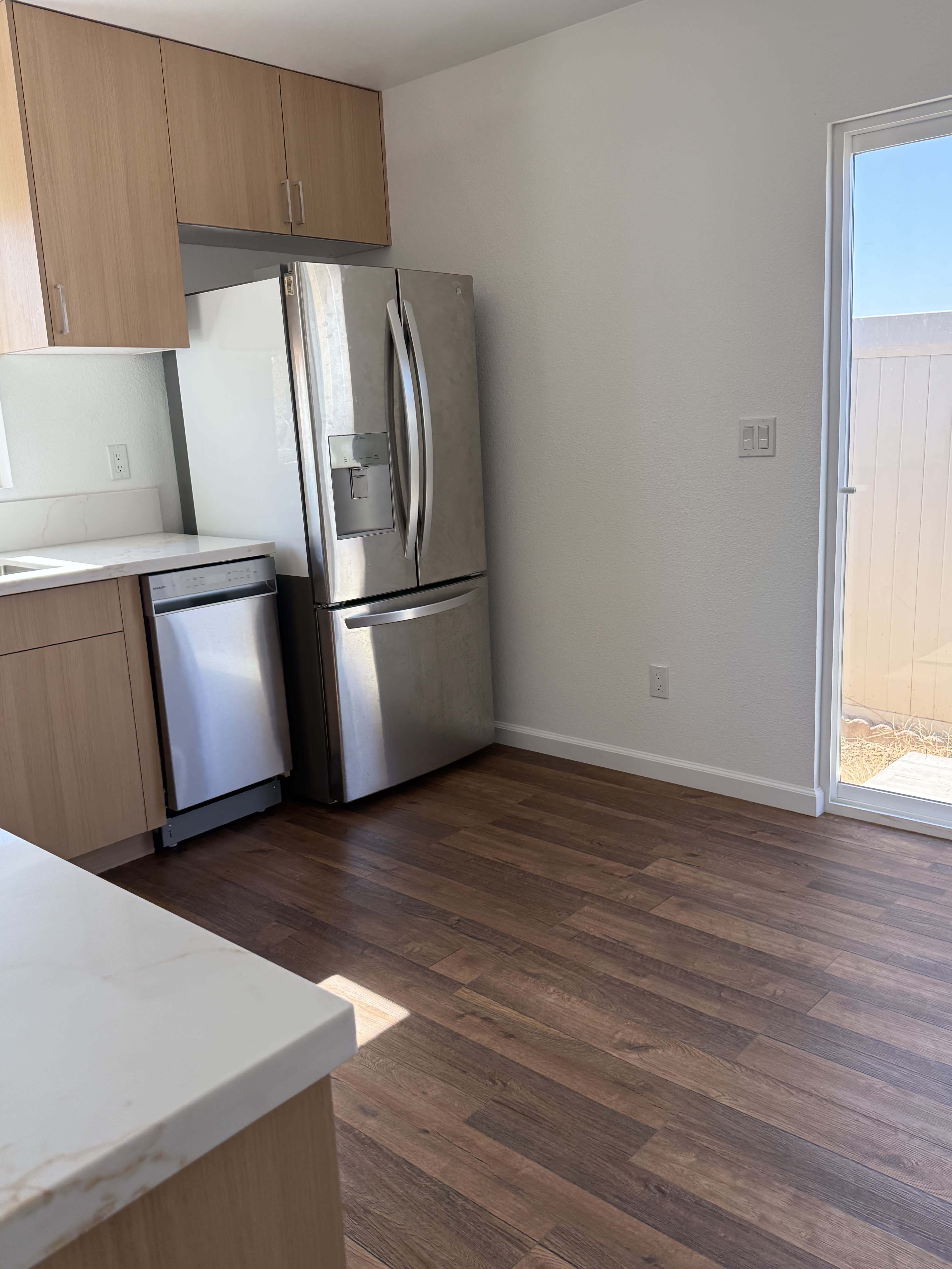 1527 Jasper Avenue – photo 4