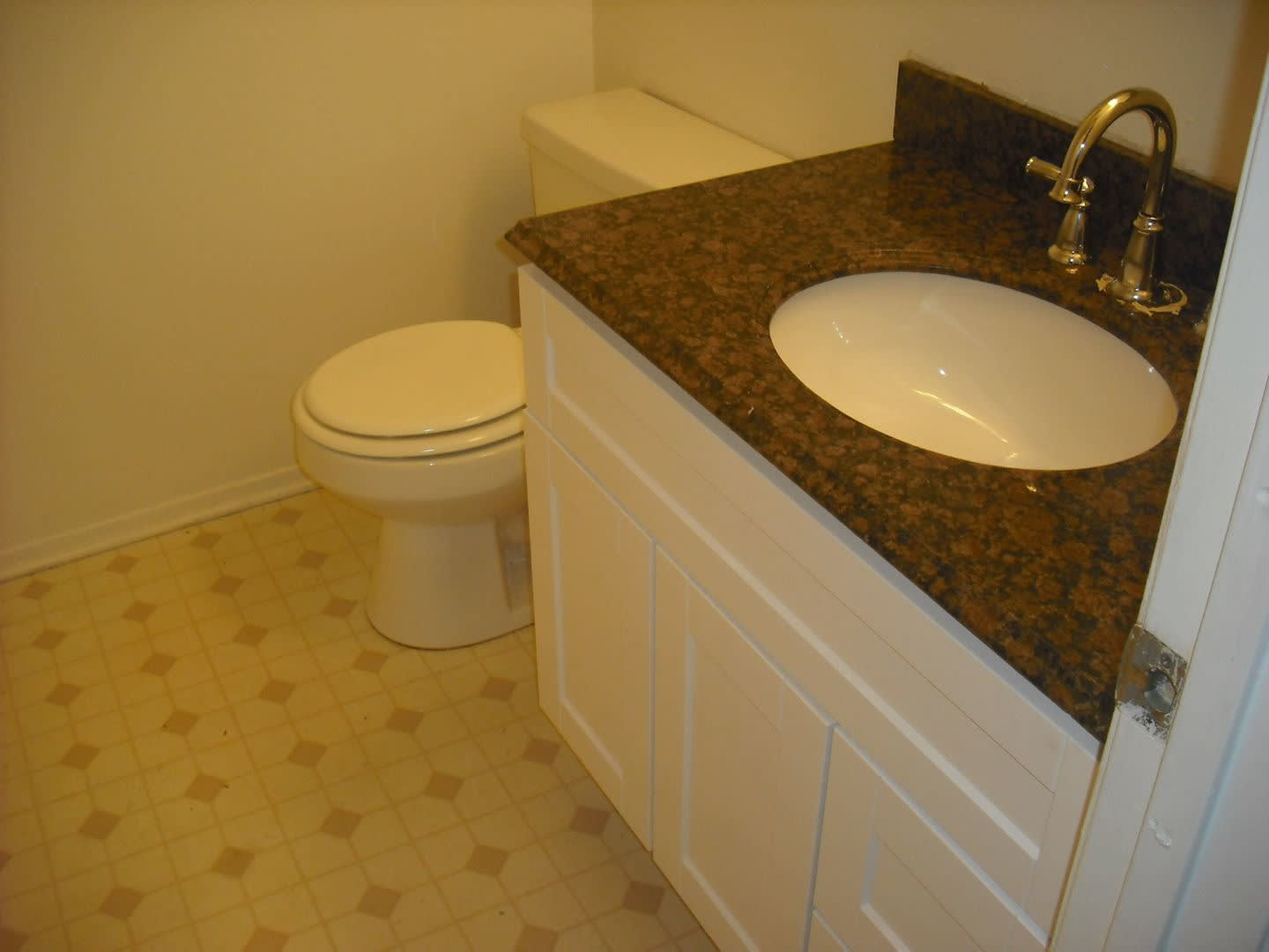 Gorgeous 2 story 2 bedroom 2 bath Townhome – photo 5