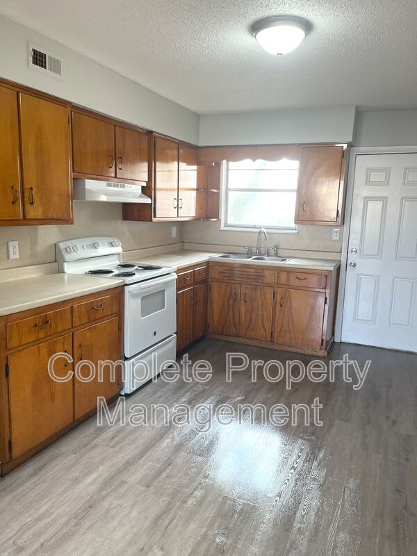 1108 Hall Street – photo 2
