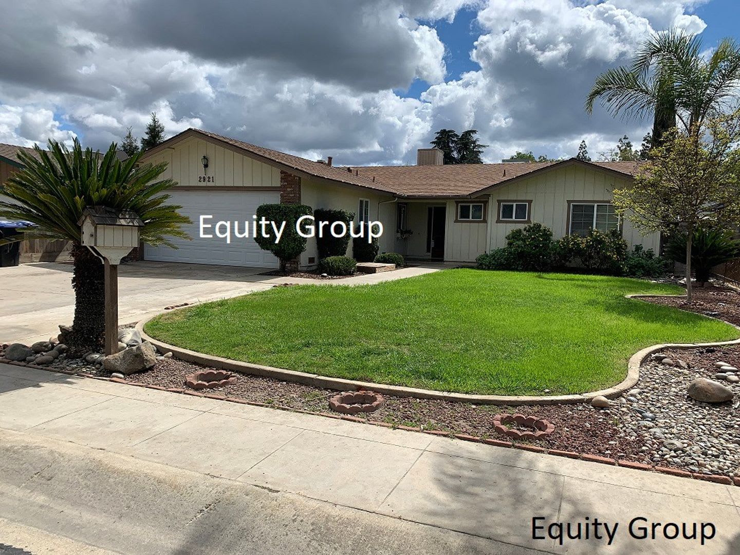 3 Bedroom home in SW Visalia! Updated flooring throughout, coming soon! – photo 1