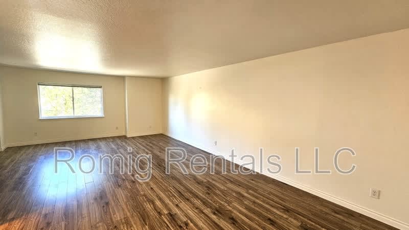 1817 Northeast 88th Circle – photo 5