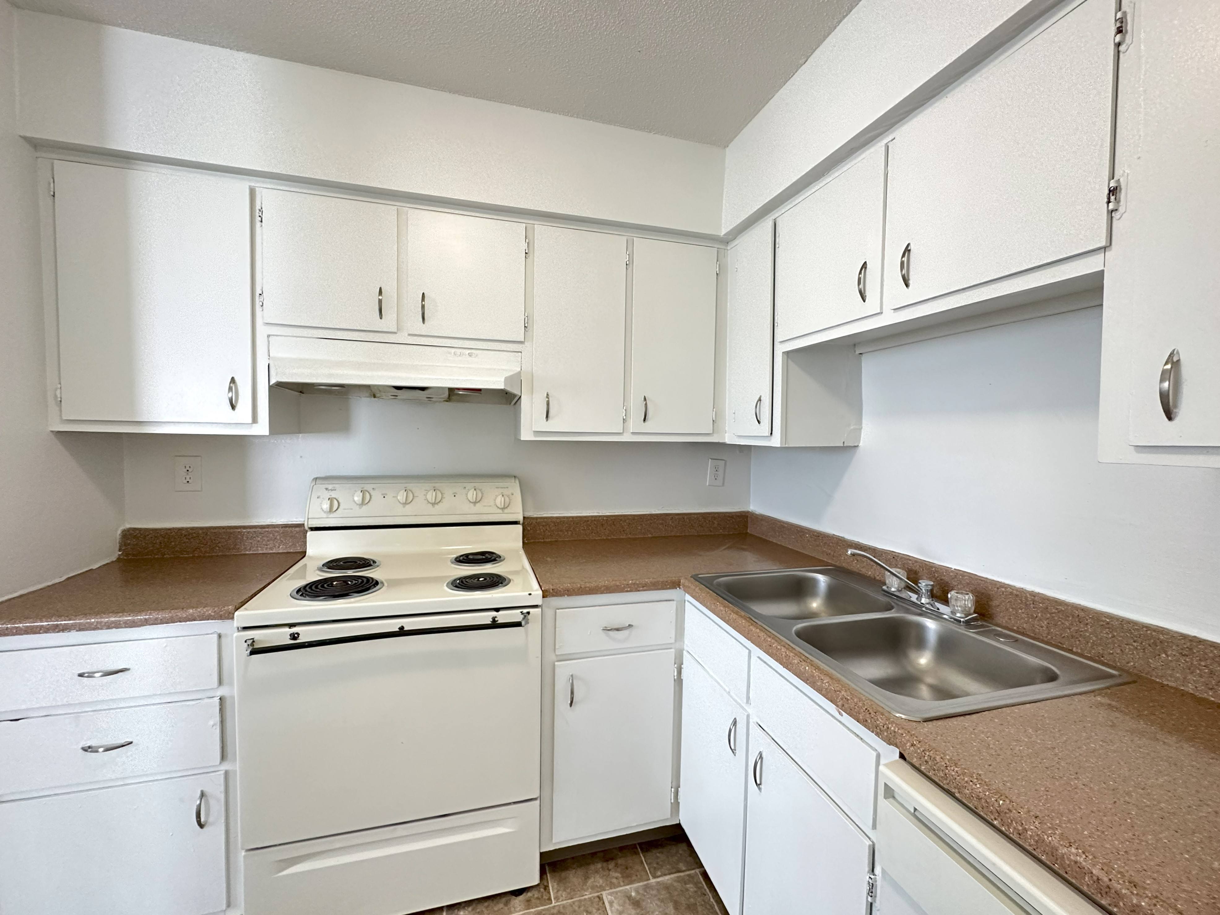 Courtyard Apartments – photo 4
