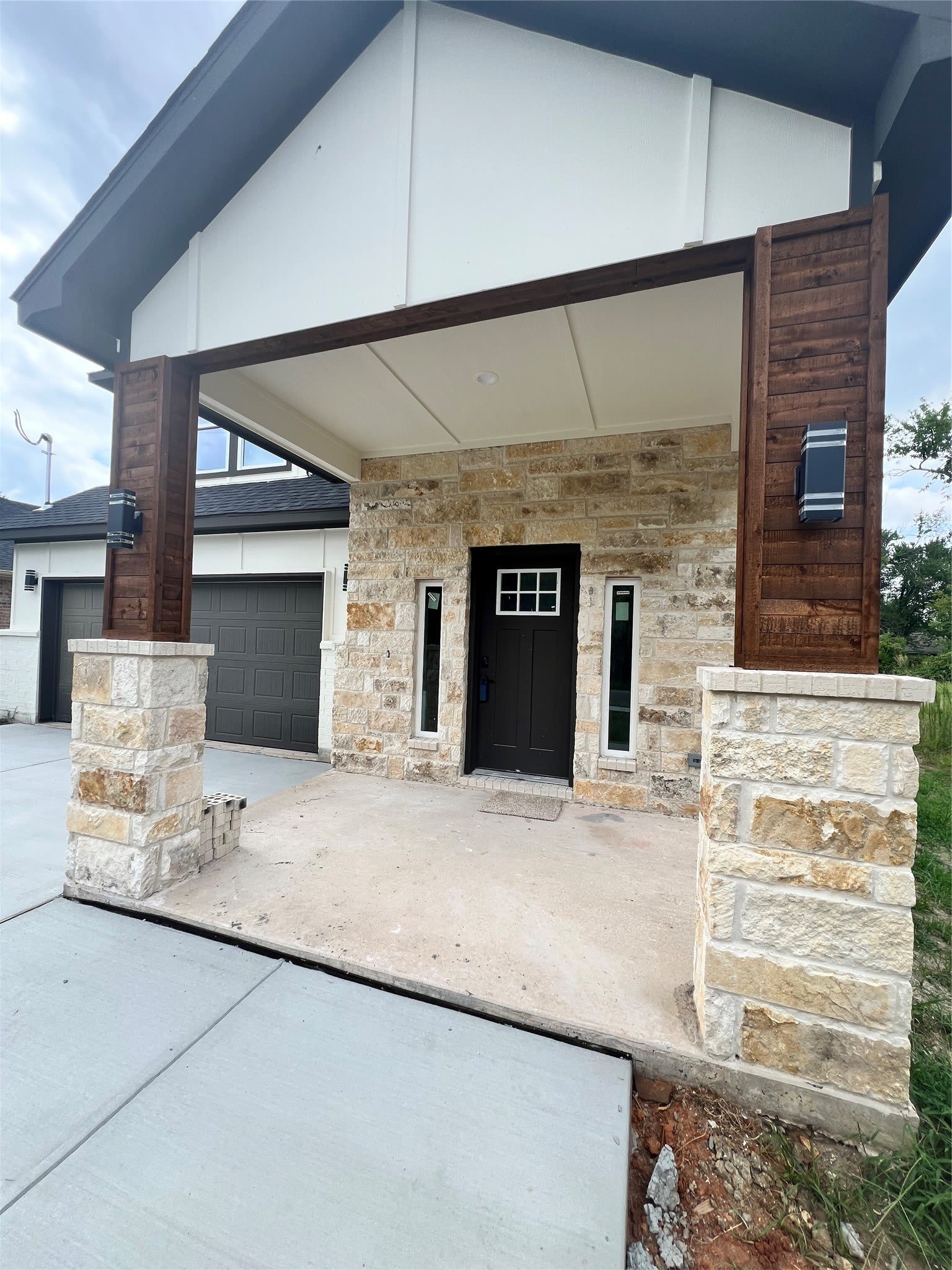 210 Mineral Wells Street – photo 2