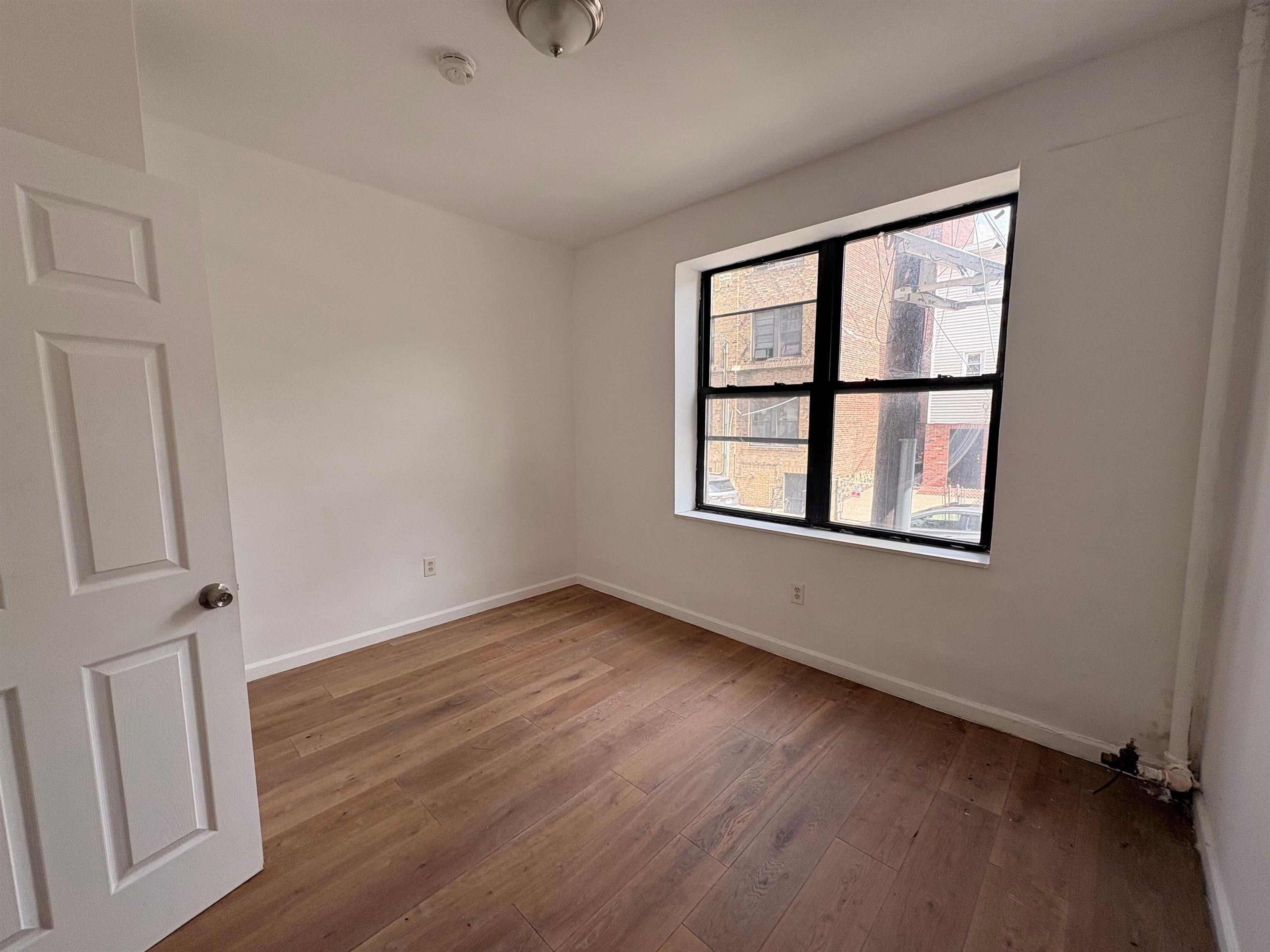 25 ROCK ST – photo 3