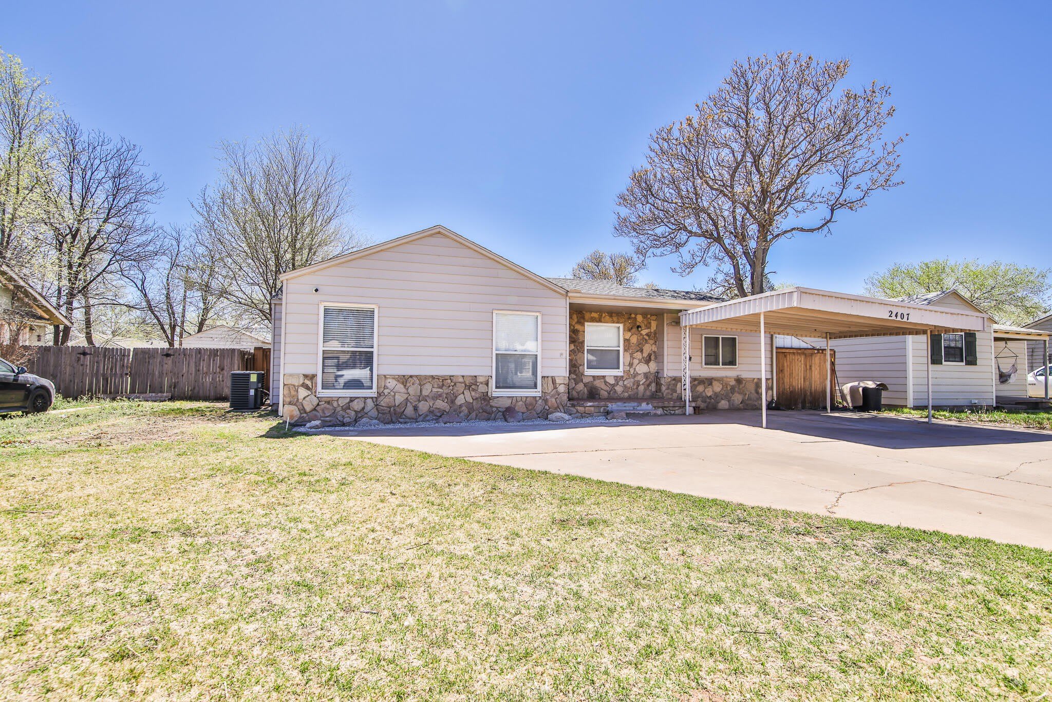 2407 32nd Street – photo 1