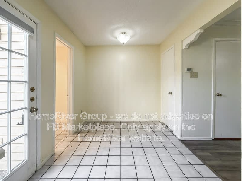 8400 Jamestown Dr – photo 4
