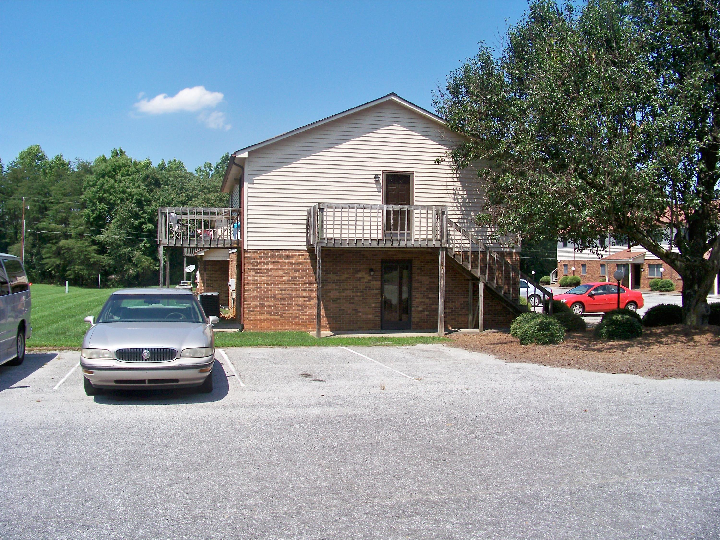 1407 Forest Knolls Circle – photo 1