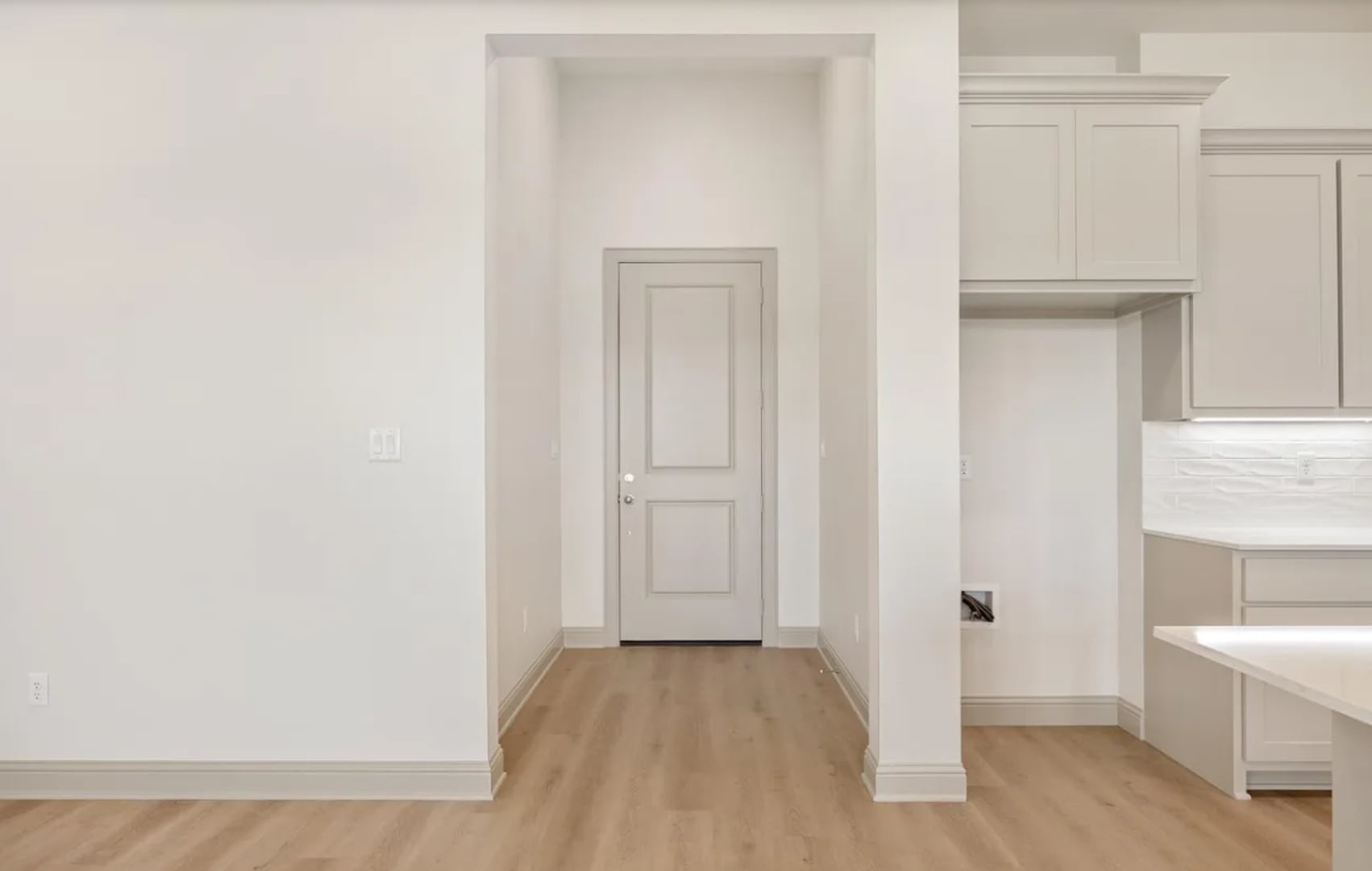 382 Mary Cir. – photo 2