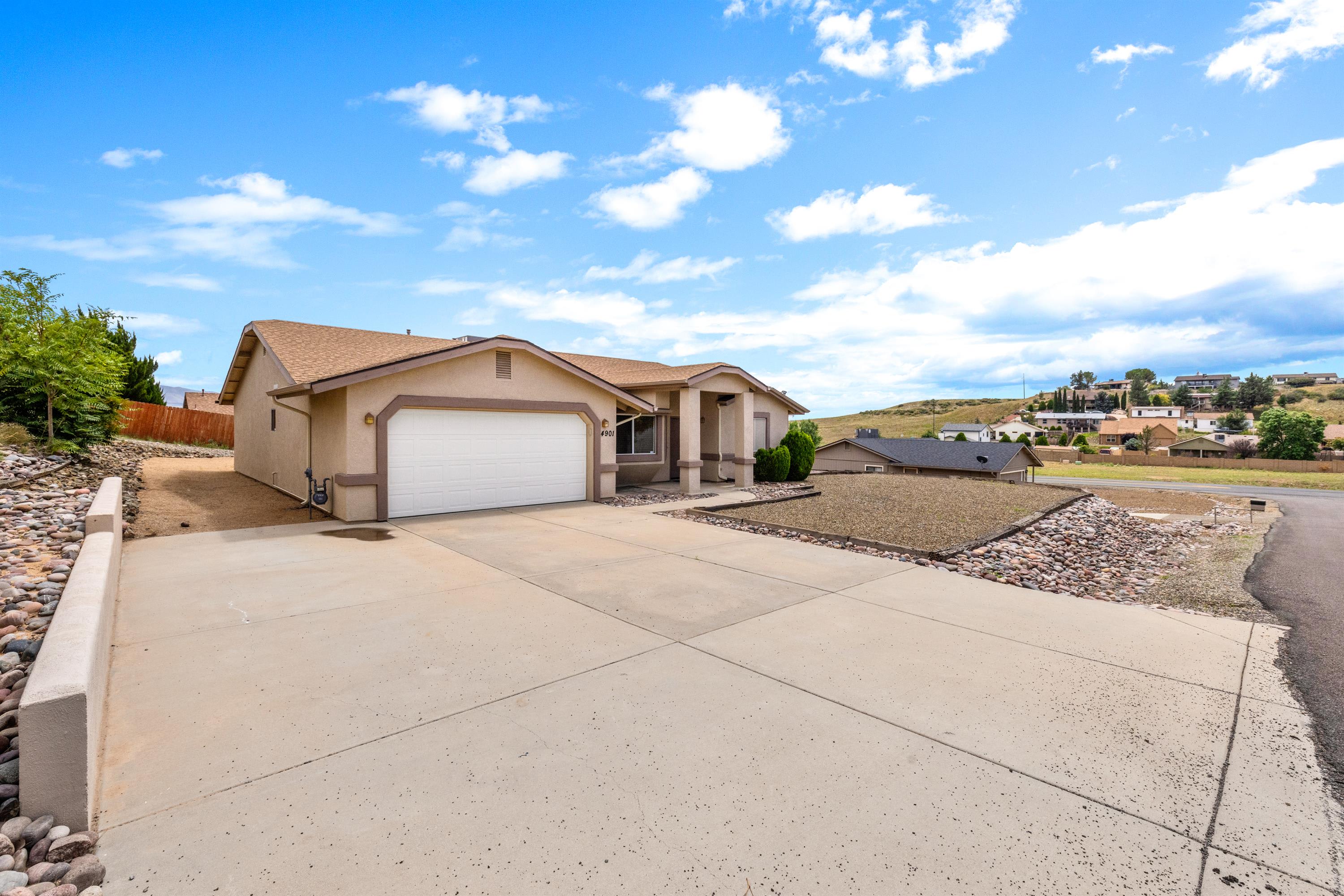 4901 North Reavis Drive – photo 2