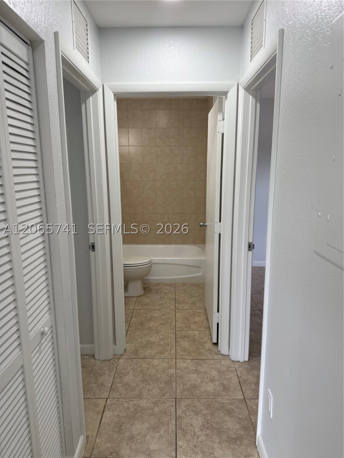 7600 Nw 38Th Ct – photo 4