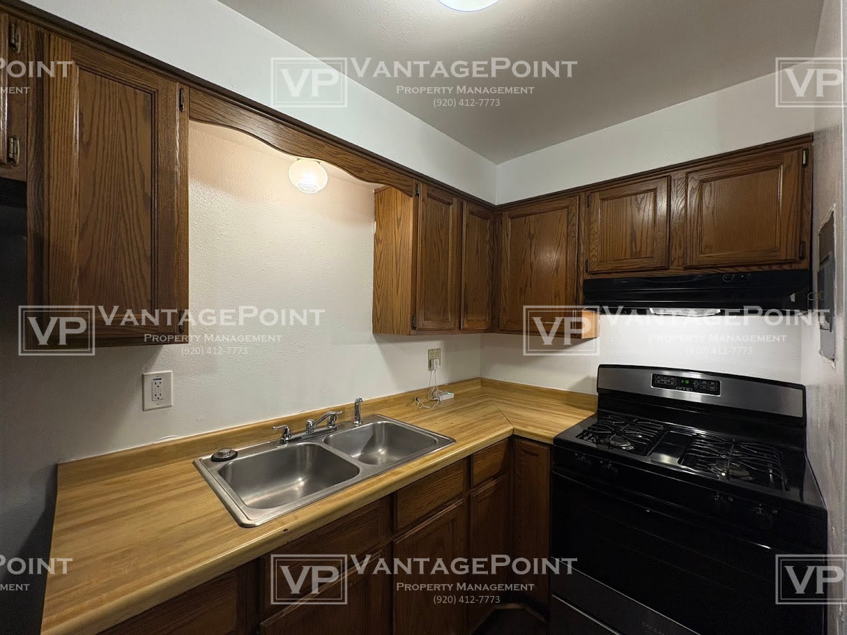 417 Dousman Street – photo 3