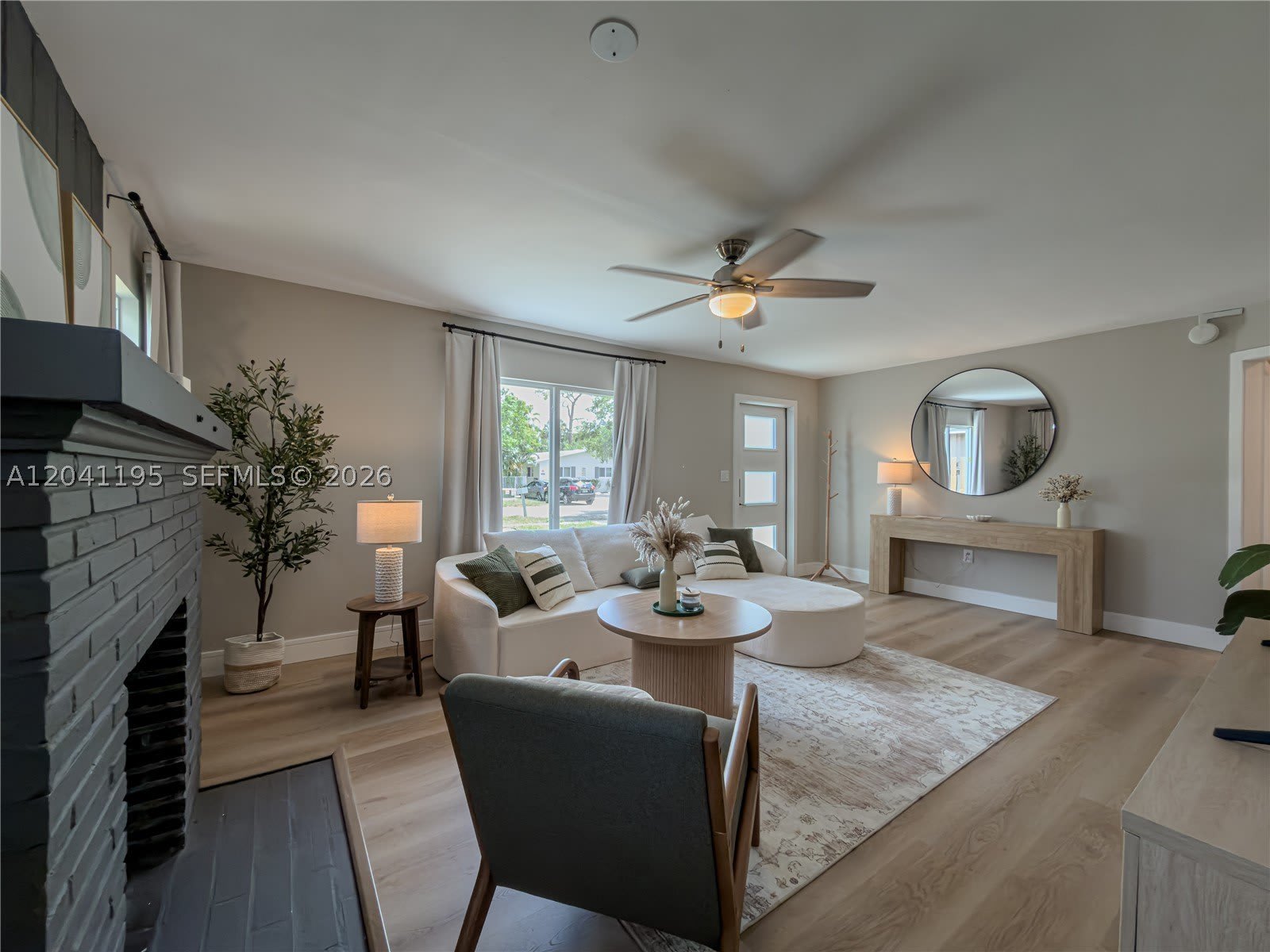 1813 SW 10th St – photo 3