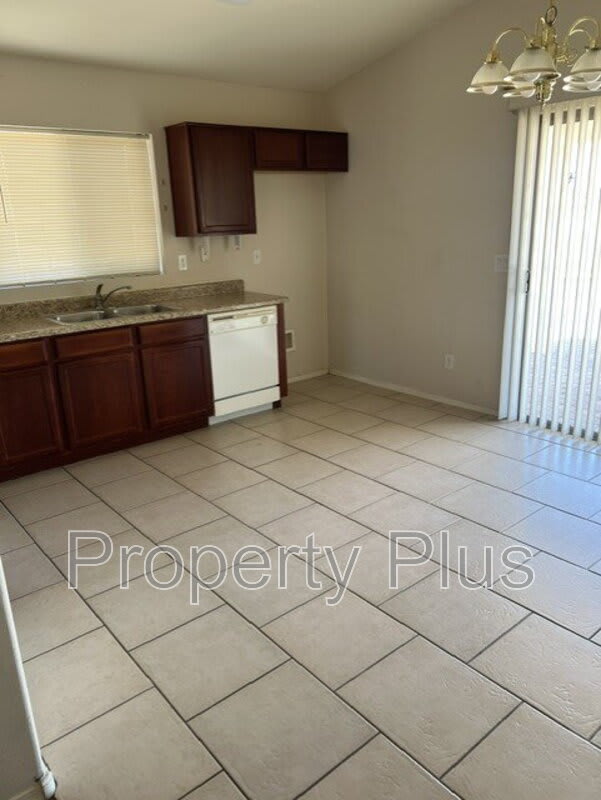 24115 N Desert Dr – photo 4