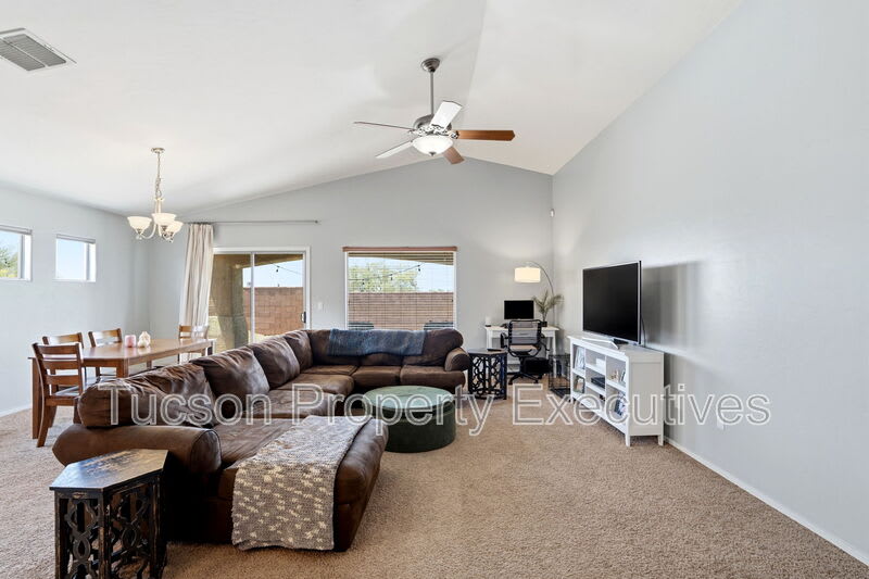 11655 West Stone Hearth Street – photo 5