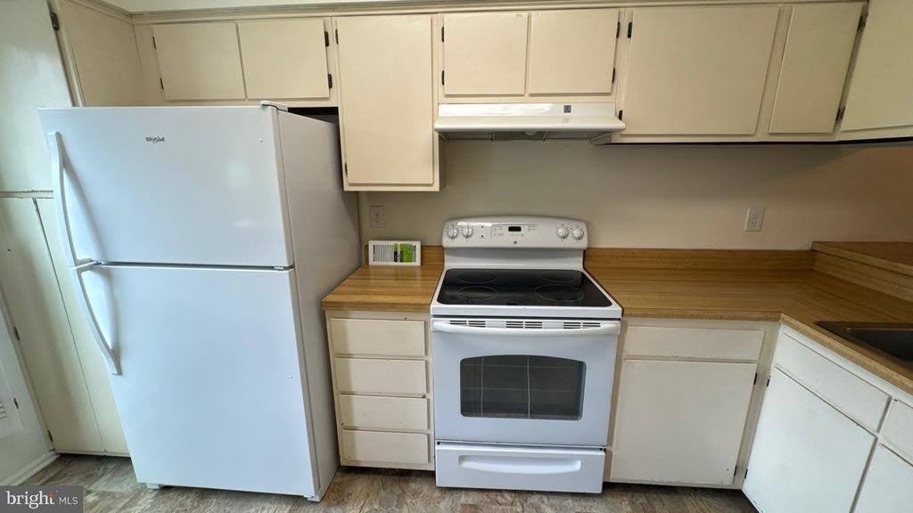 6762 Ducketts Lane – photo 3