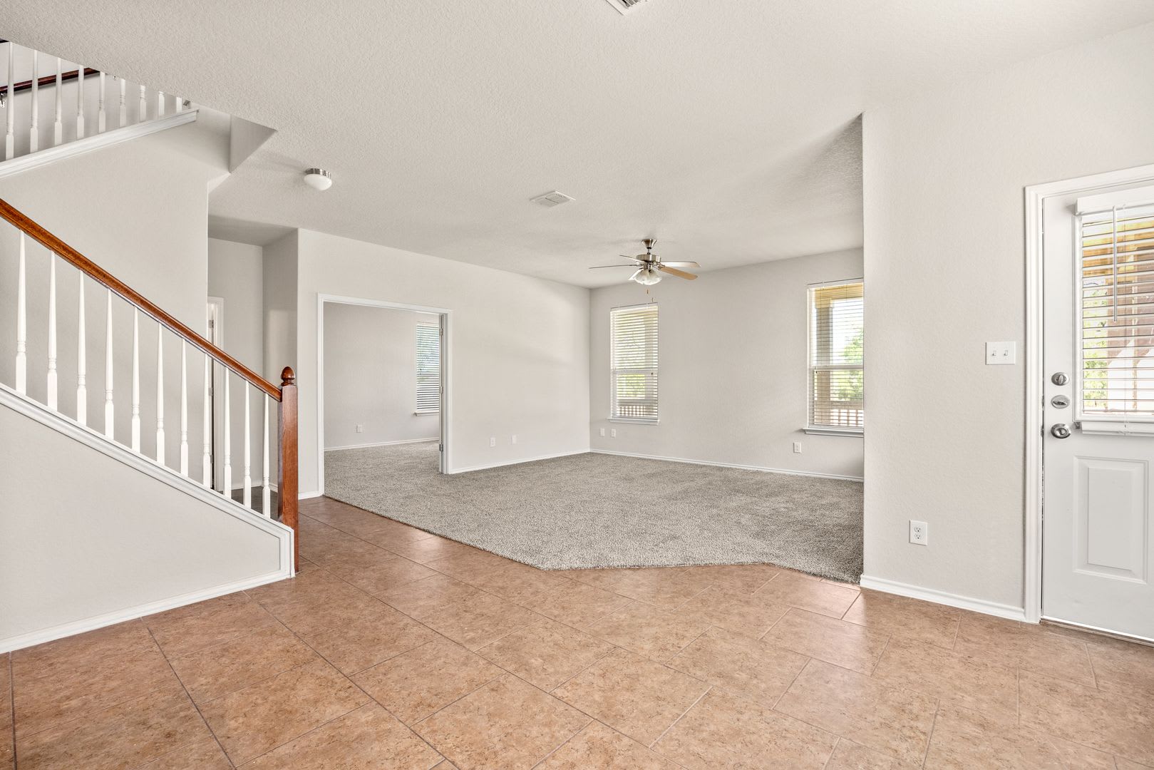 Spacious 4-Bedroom Solana Ridge Home with Office, Game Room & Large Backyard – photo 4