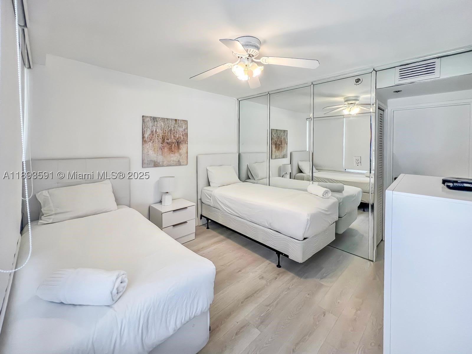 5225 Collins Ave – photo 5