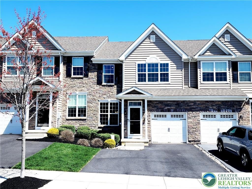 4620 Woodbrush Way – photo 1
