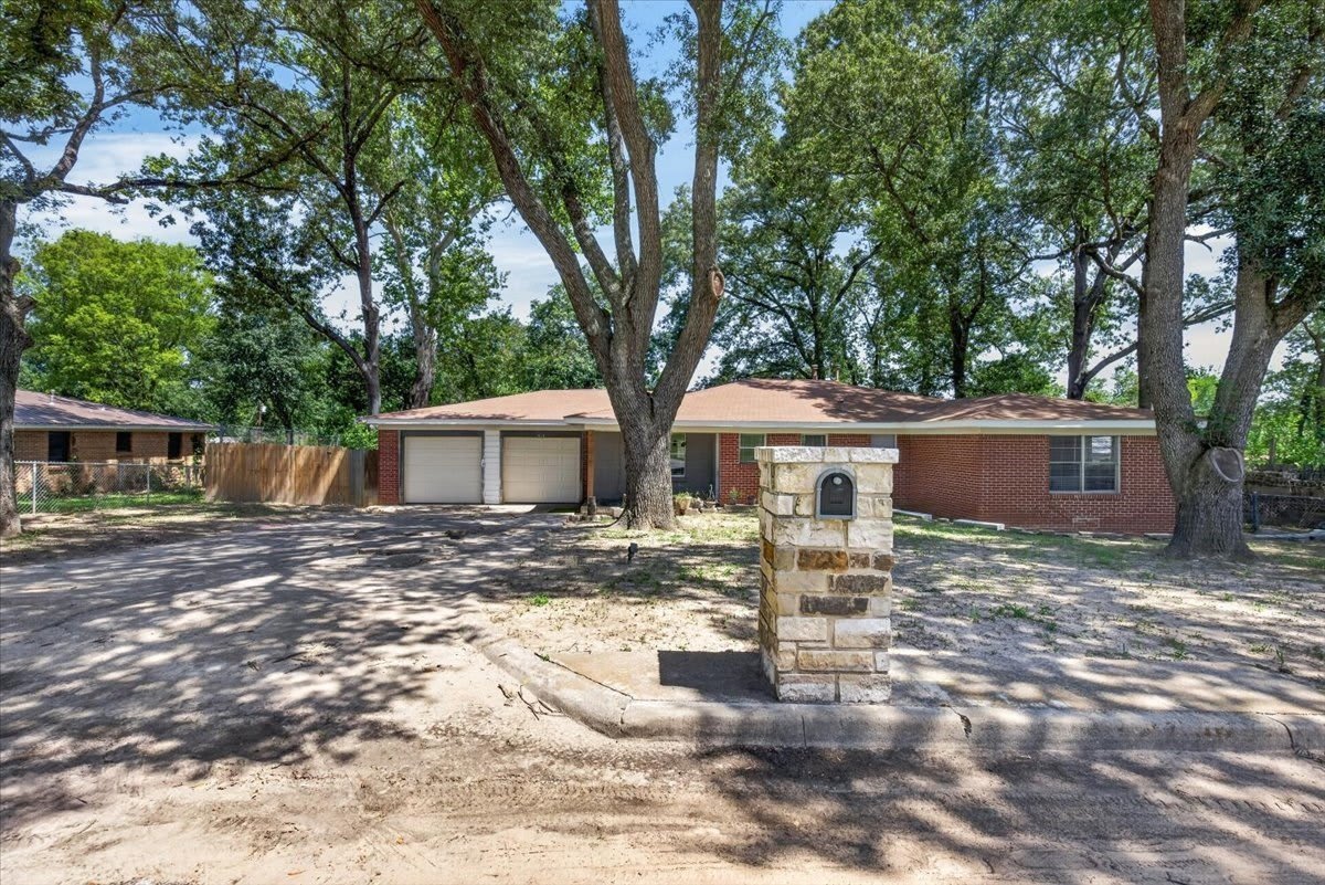925 Maryland Drive – photo 1
