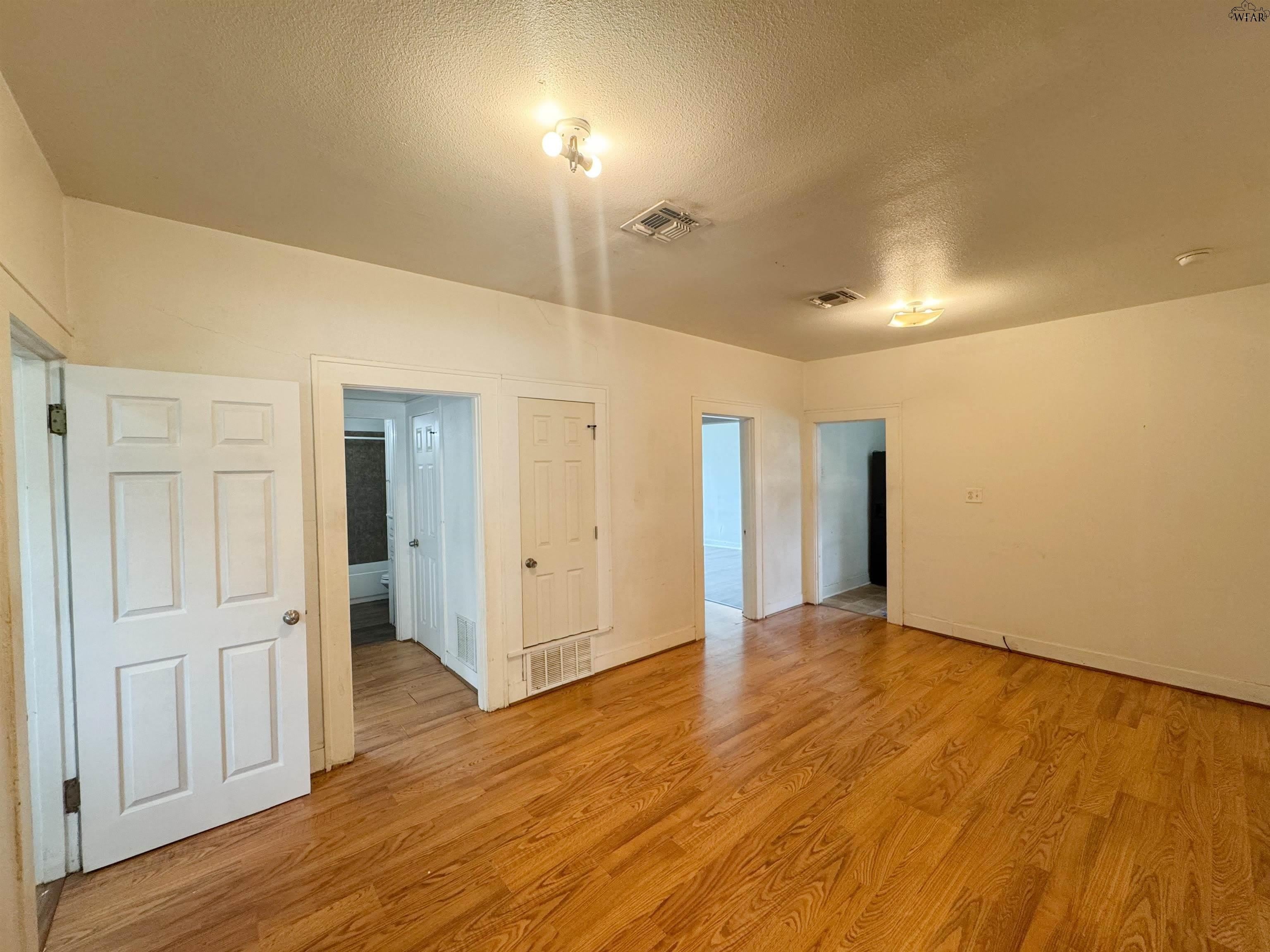 2412 Buchanan Street – photo 3