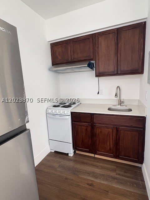 2052 SW 7th St – photo 2