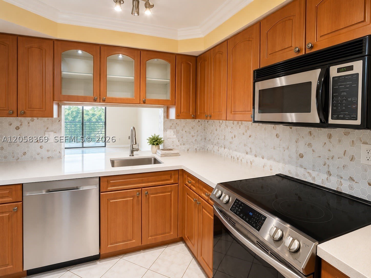 3700 N Pine Island Rd – photo 3