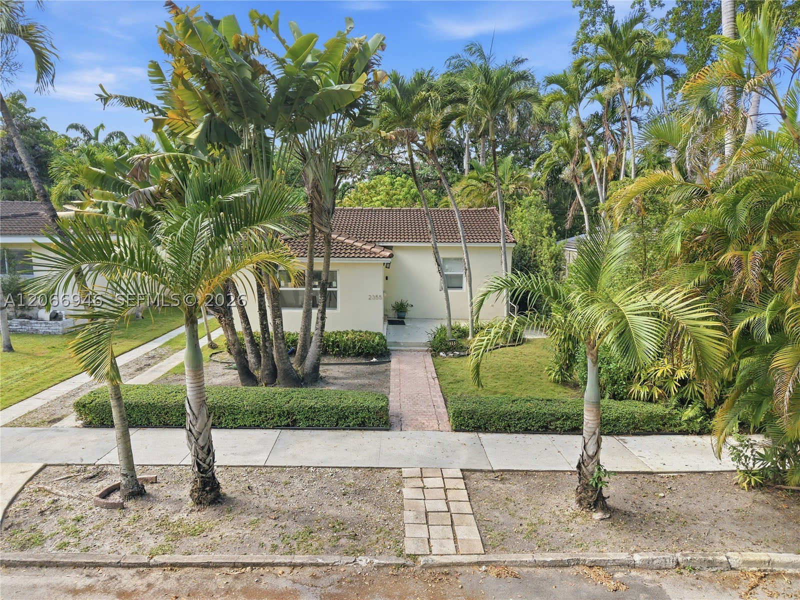 2355 Overbrook St – photo 1
