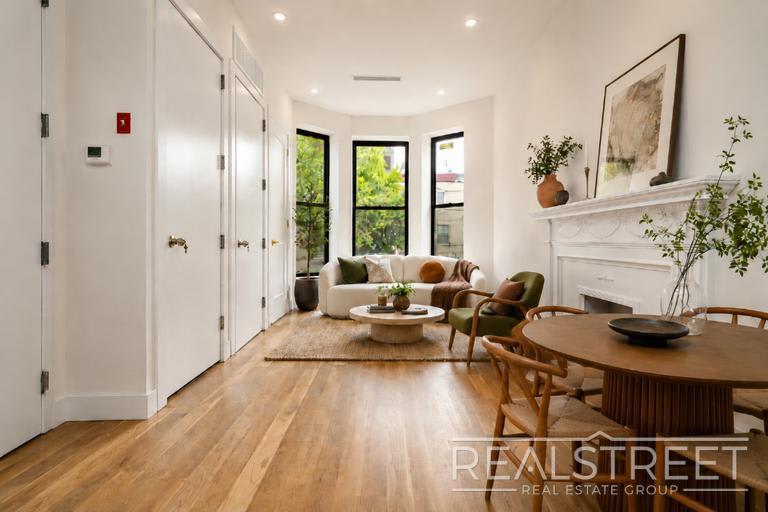 1267 Bergen Street – photo 2