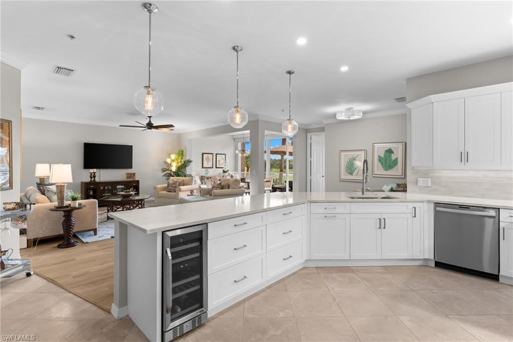 1540 Clermont Dr – photo 2