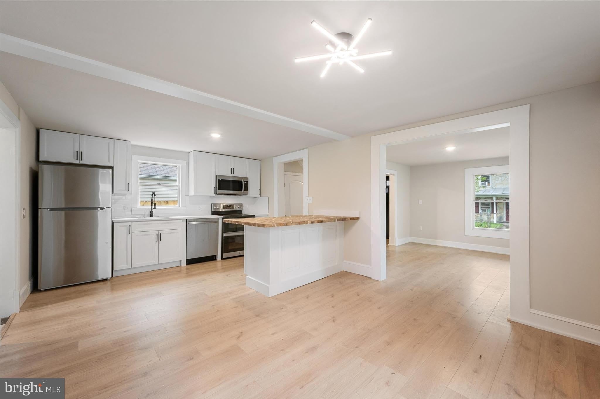 553 HIGHLAND Avenue – photo 5