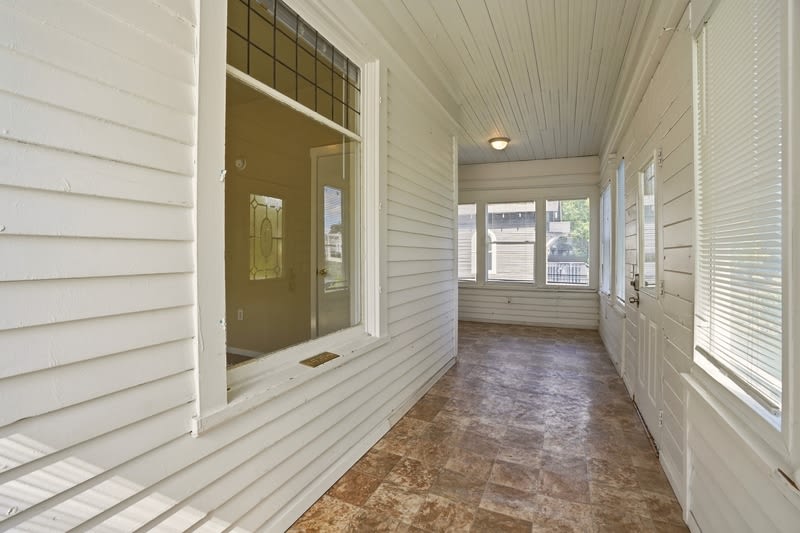 1011 East Augusta Avenue – photo 3