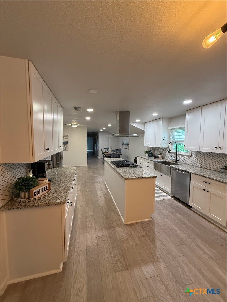 1428 Lee Street – photo 3