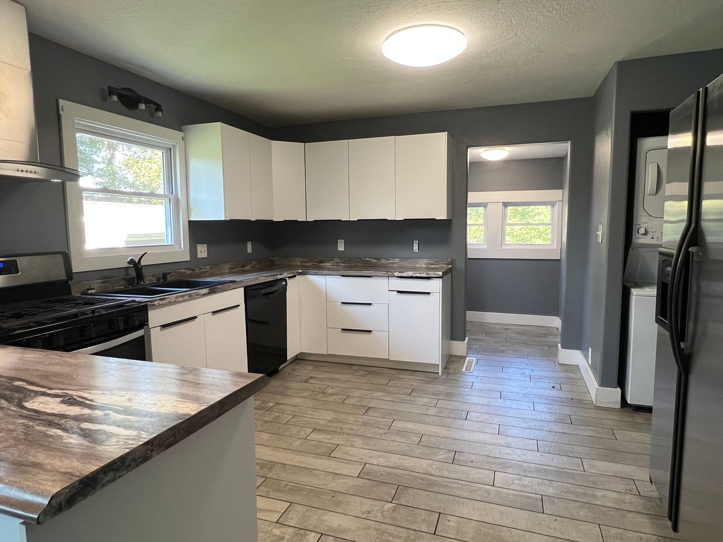 COMING SOON: Northwest Springfield 2 Bed / 2 Bath Bungalow – photo 3
