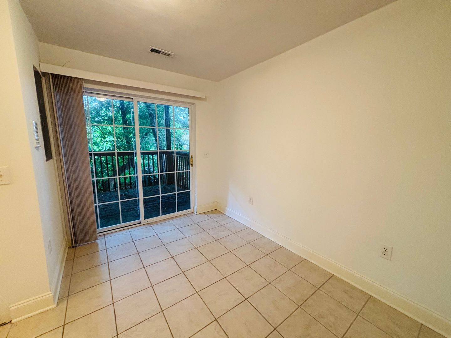 2 Bedroom 3.5 Bath Townhouse – photo 4