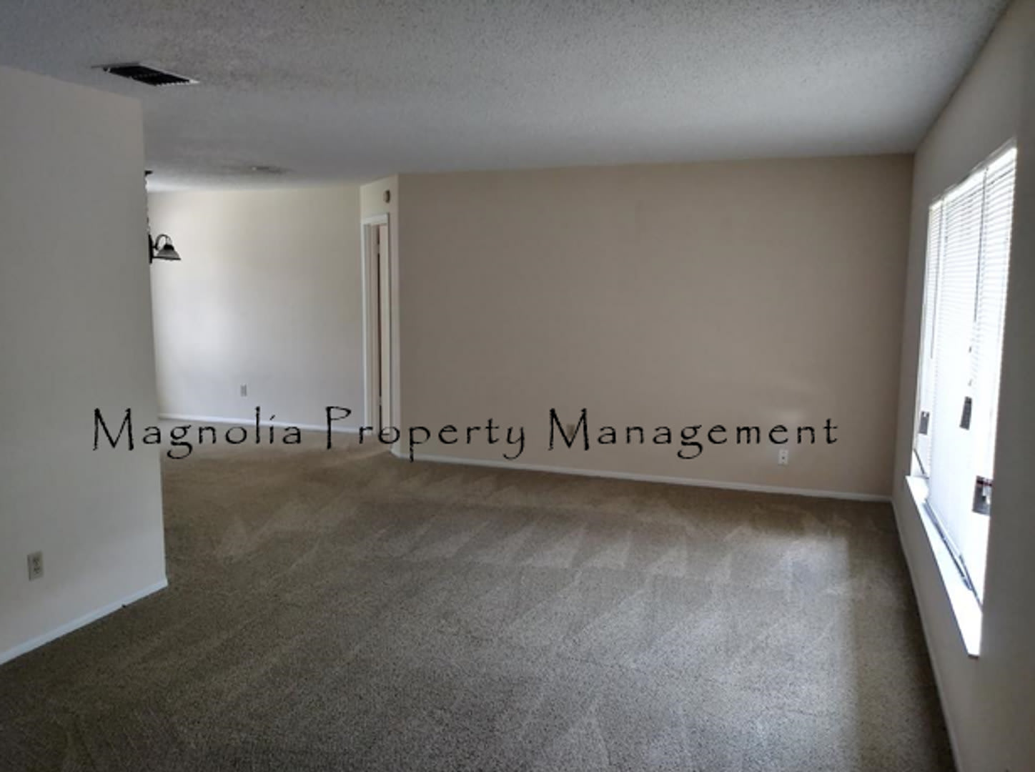 Kissimmee 4 Bedroom 2 Bathroom- Fenced Yard – photo 2