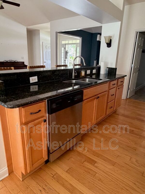 18 Spelter St. – photo 4