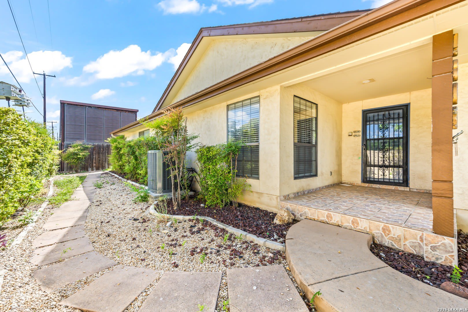 5801 Royal Rdg – photo 1