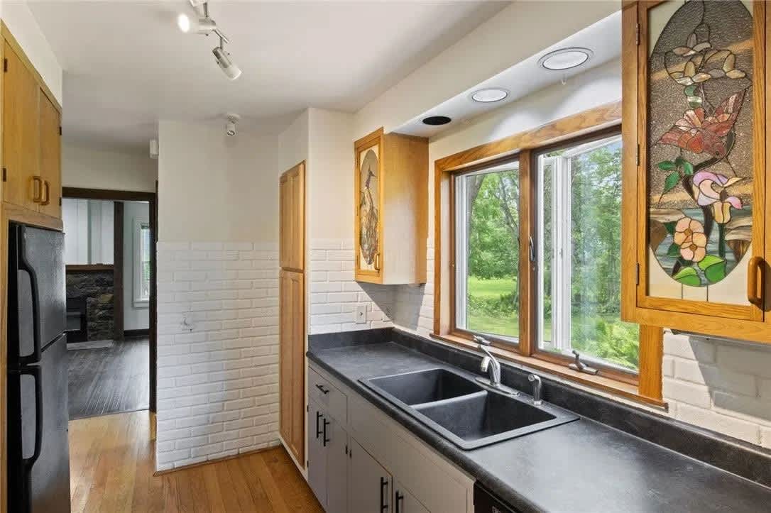 71 Brook Road – photo 1