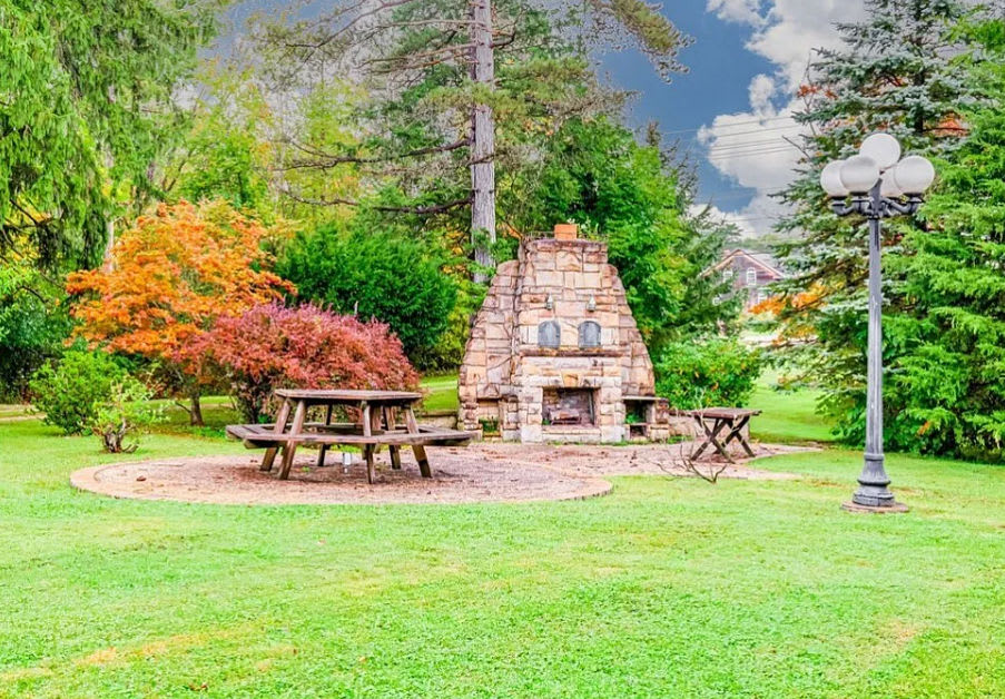 9475 Mayfield Road – photo 4