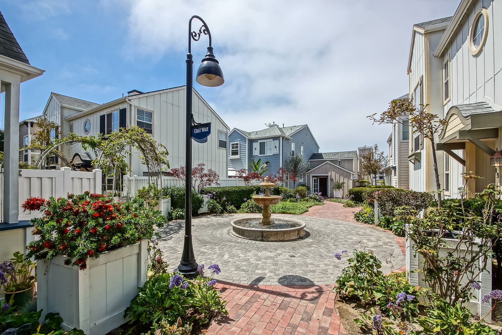 Beautiful Bright Airy 3Br2 5Ba Townhome On The Western Most Corner End Of The Exclusive 1800 Pch Community Above Restaurants Storefronts Just A Few Blocks To Hollywood Riviera Beach – photo 5