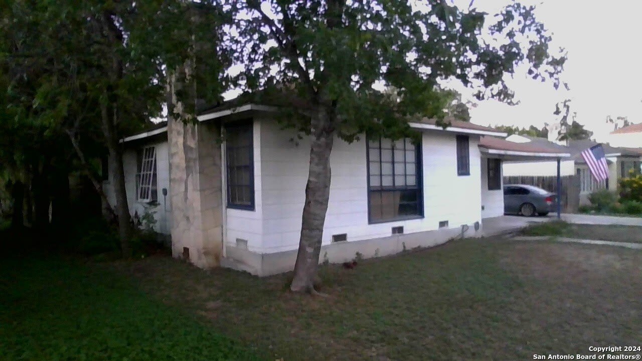 415 NORTH – photo 4