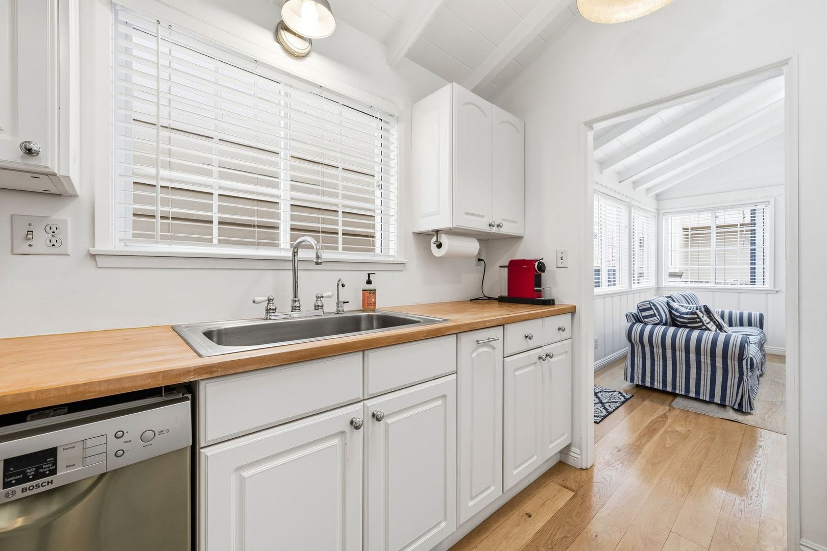 Balboa Island Coastal Charm Retreat – photo 5