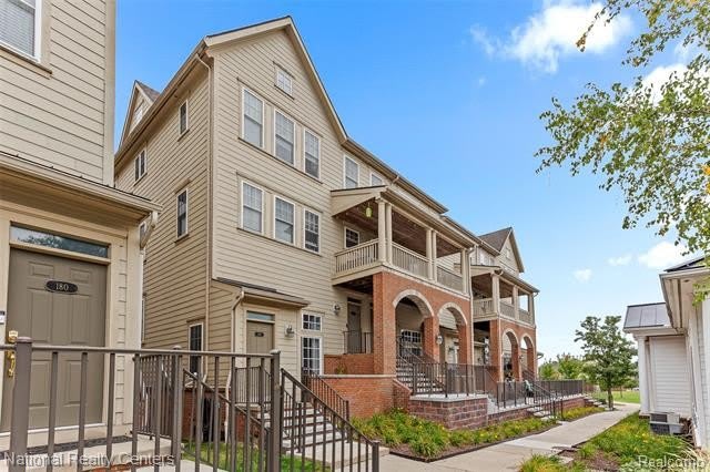178 AMYS Walk Street – photo 2