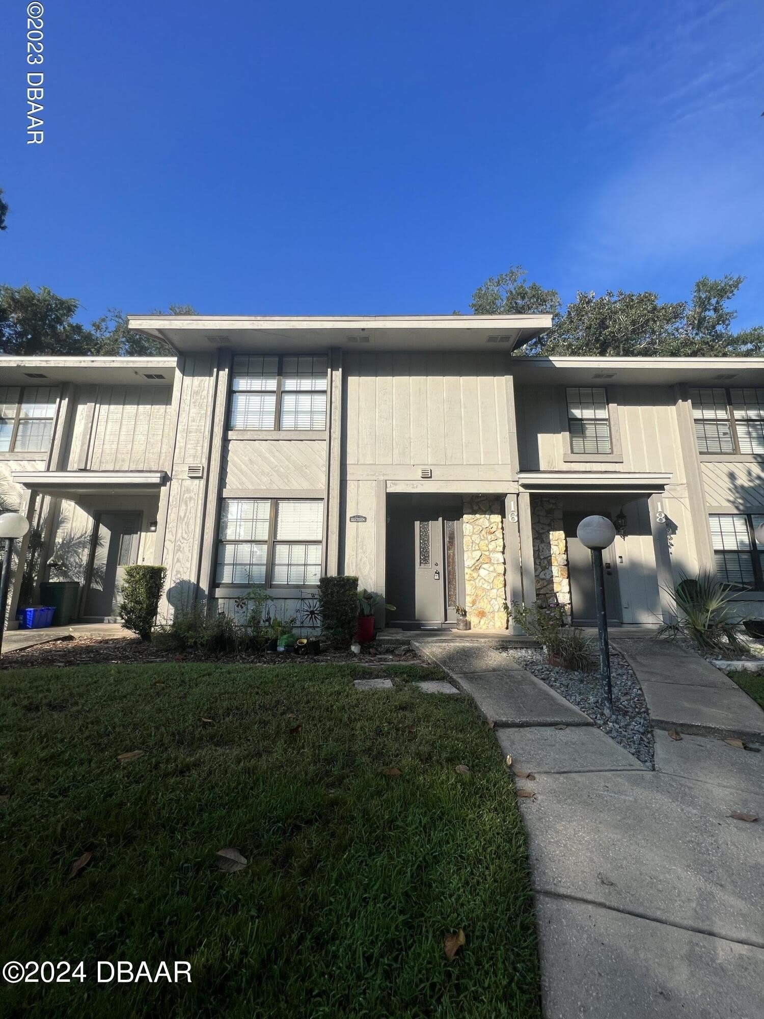 16 Oakwood Park – photo 1