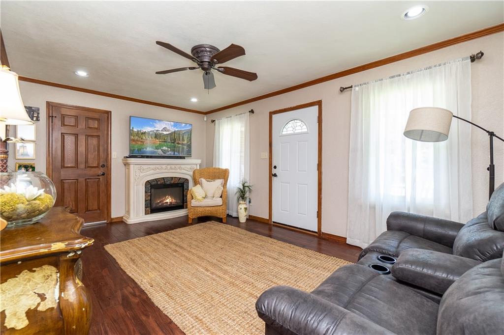 1504 Johnston Drive – photo 3