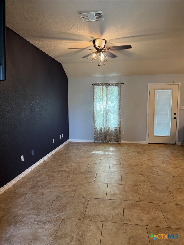 484 Cordova Loop – photo 3