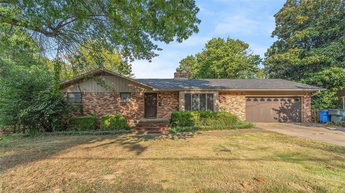 476 N Oliver Avenue – photo 1