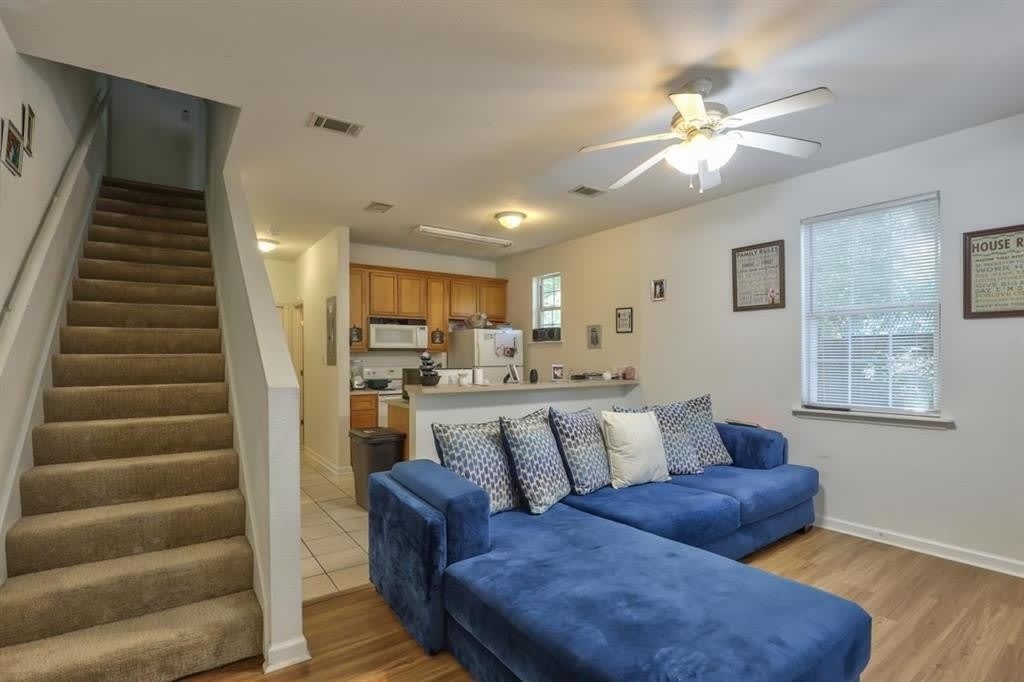 924 Ashburn Drive – photo 3
